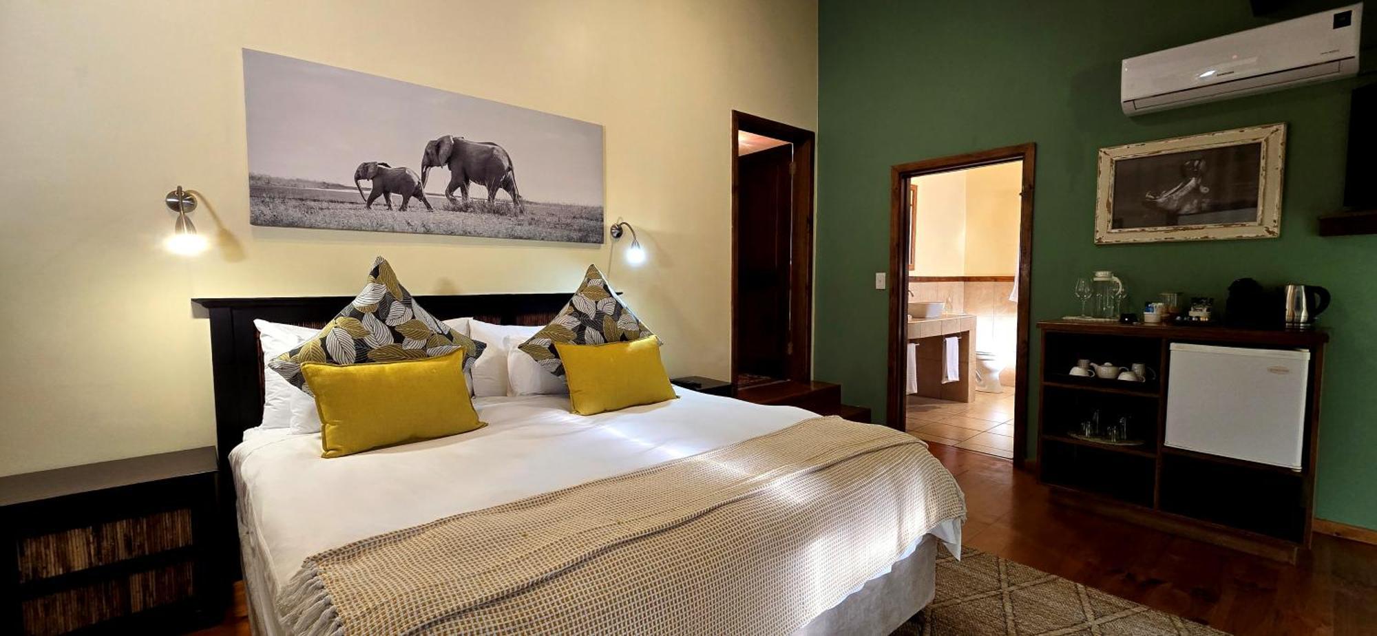 Elephant Hide Of Knysna Guest Lodge Buitenkant foto