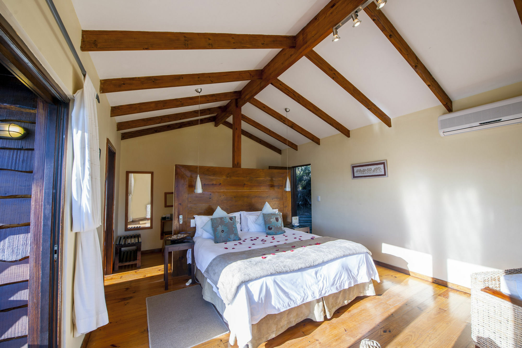 Elephant Hide Of Knysna Guest Lodge Buitenkant foto